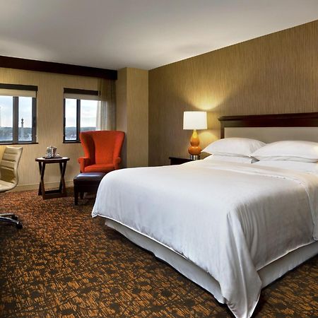 Sheraton Springfield Monarch Place Hotel Екстер'єр фото