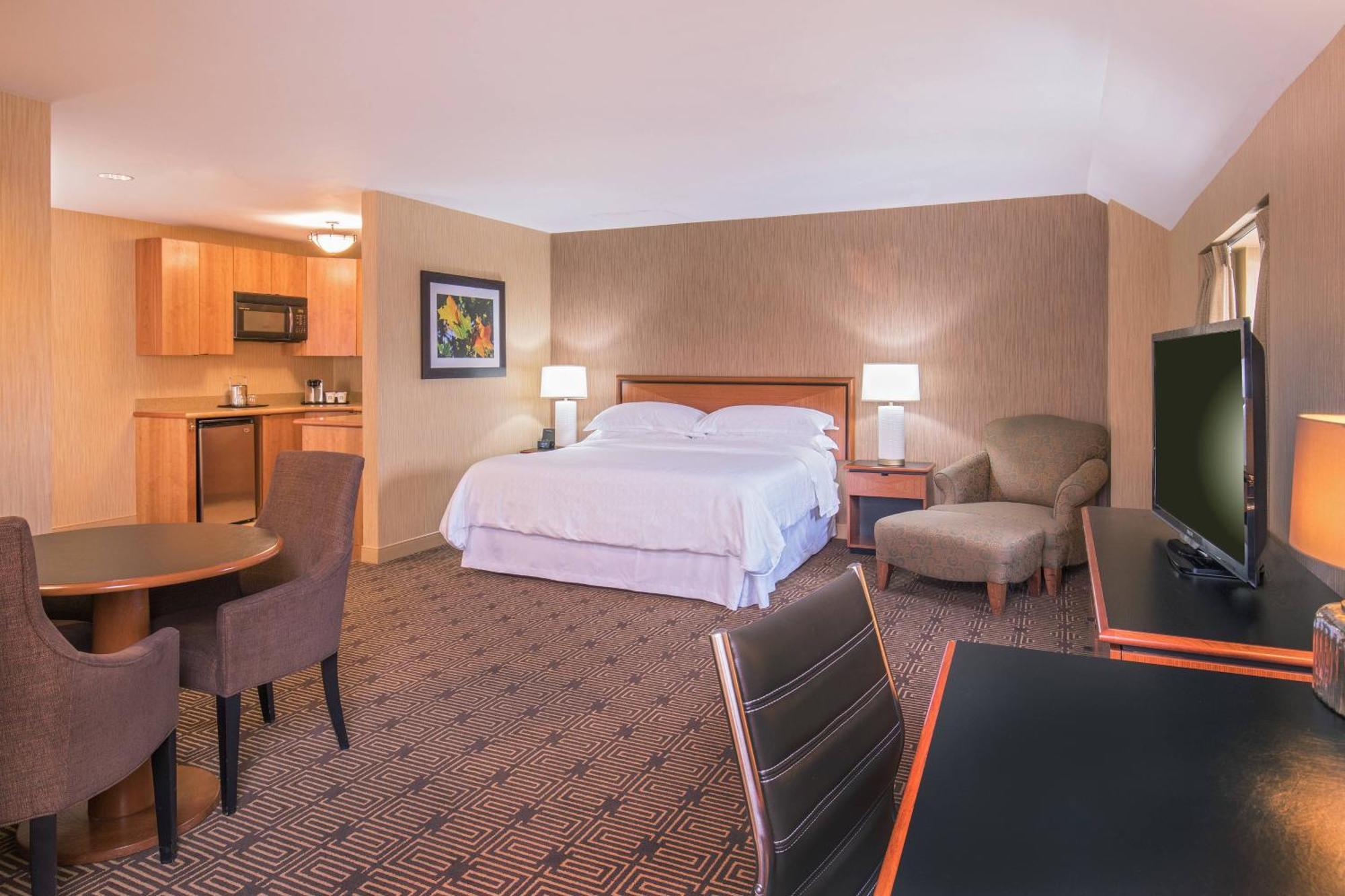 Sheraton Springfield Monarch Place Hotel Екстер'єр фото