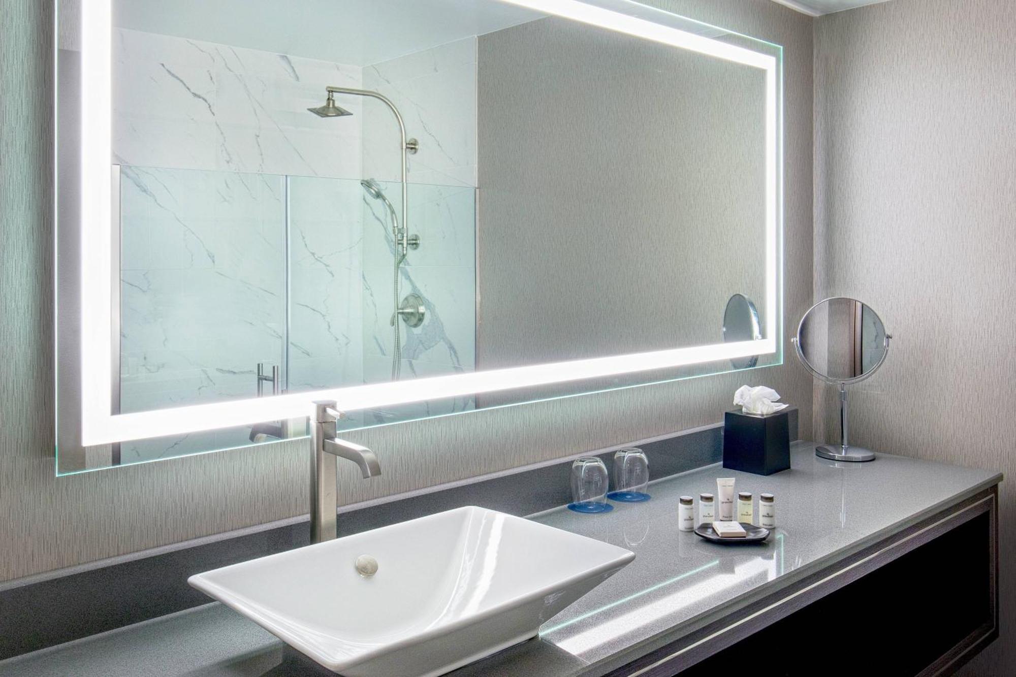 Sheraton Springfield Monarch Place Hotel Екстер'єр фото