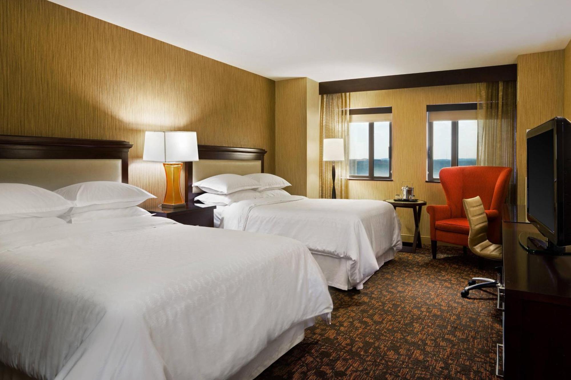 Sheraton Springfield Monarch Place Hotel Екстер'єр фото